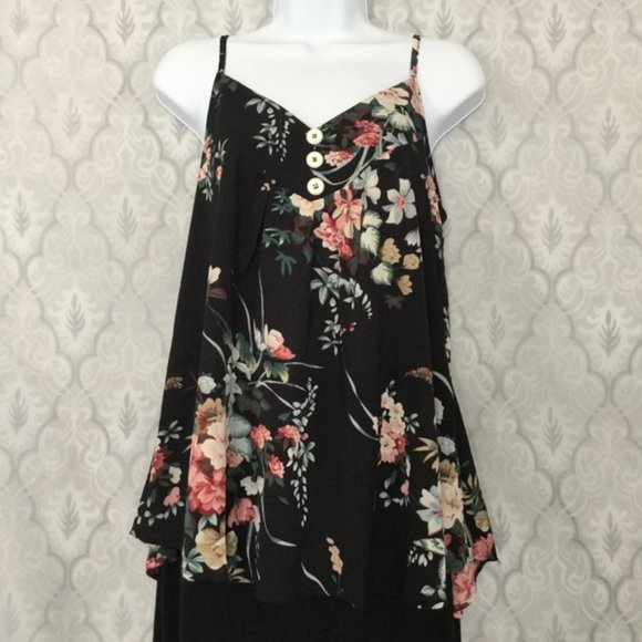Dressfo Tops - NWT Dressfo Sleeveless Floral Print Top